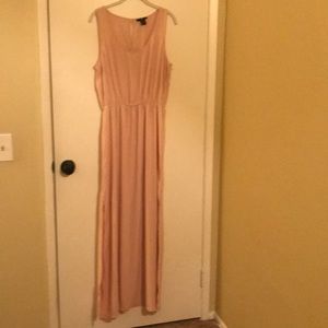 Sleeveless side slit maxi dress